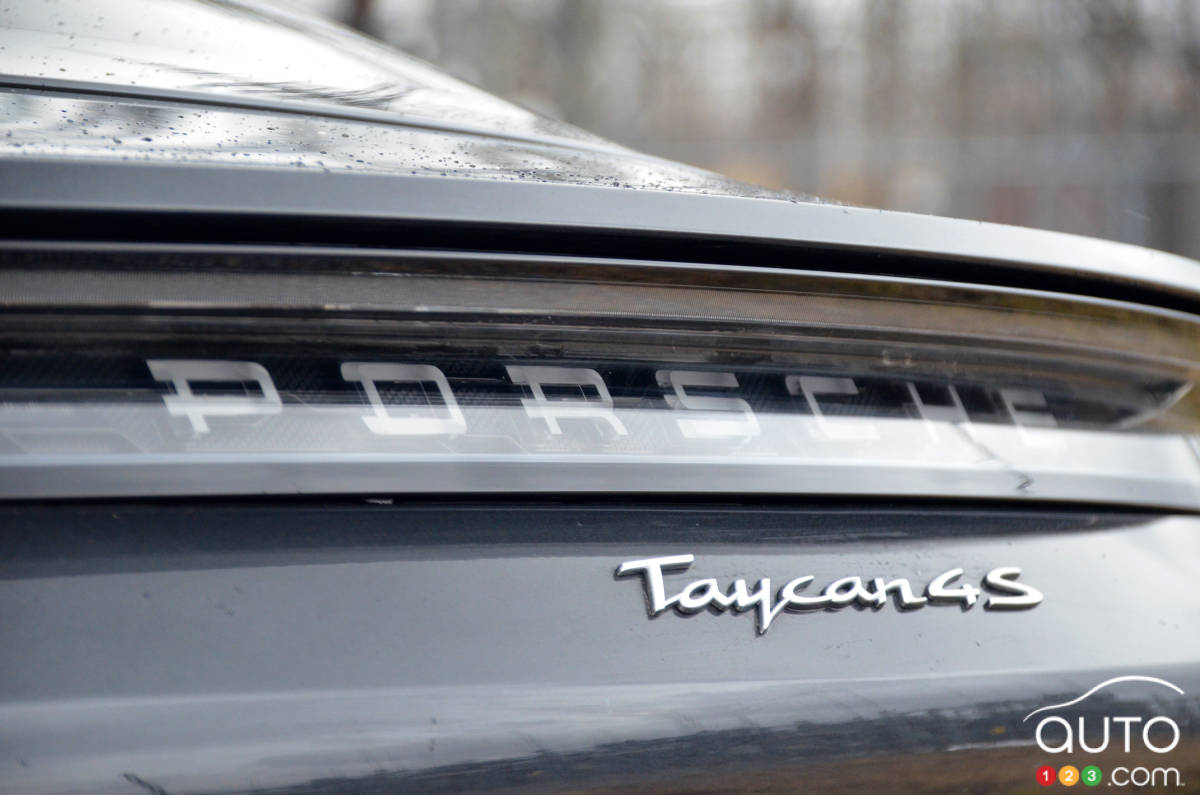 Porsche Taycan 4S 2020, écusson